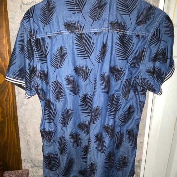 Button down shirt - Picture 2 of 2